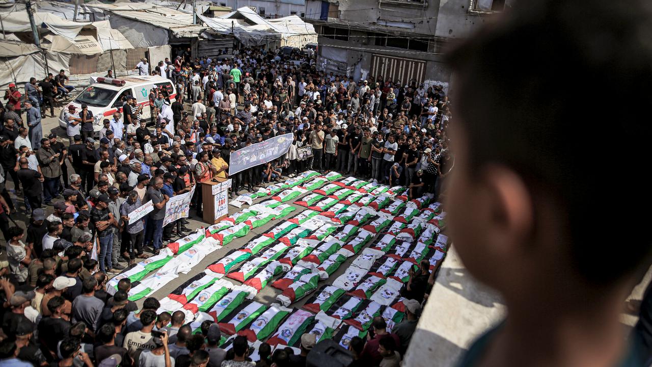 Funerals held for 100 Palestinians recovered from Gaza rubble