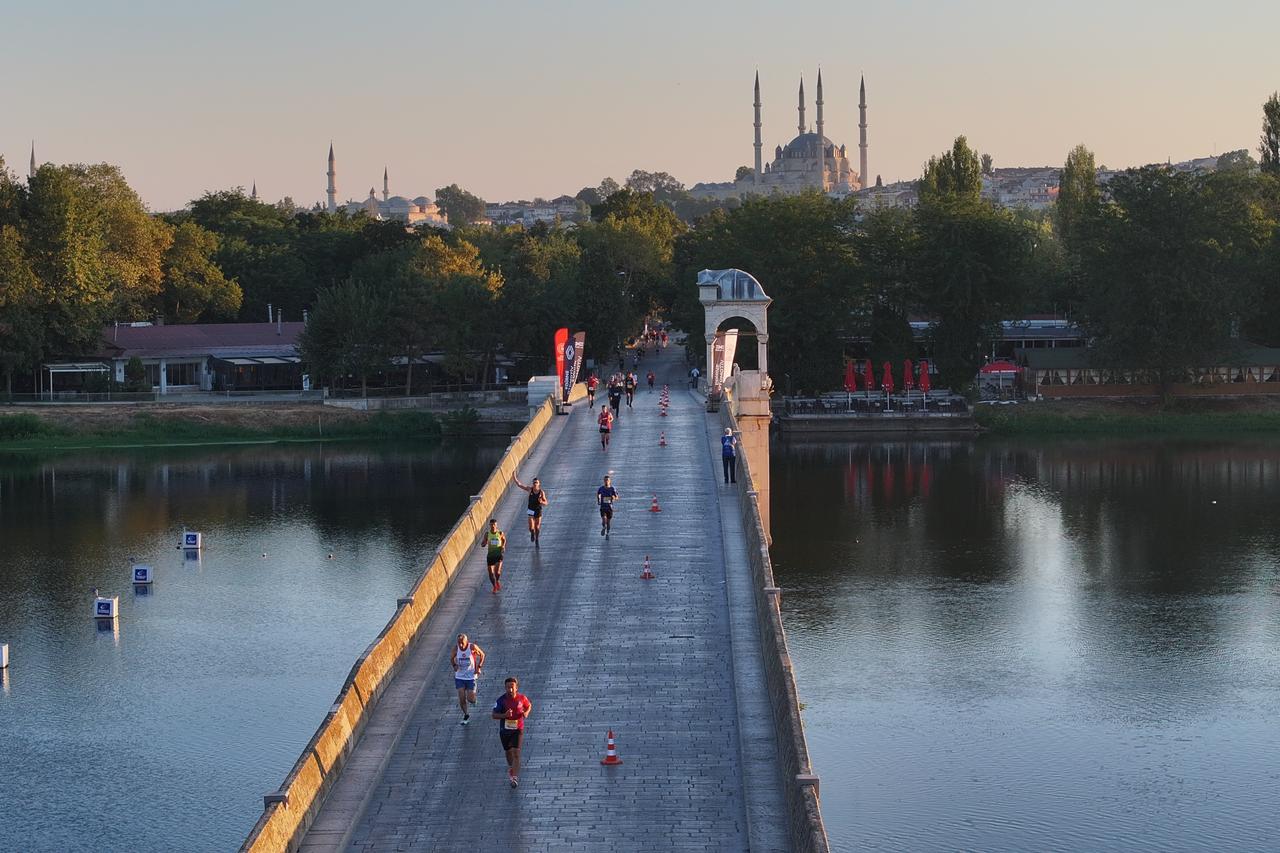 Over 1,000 athletes run International Edirne Marathon