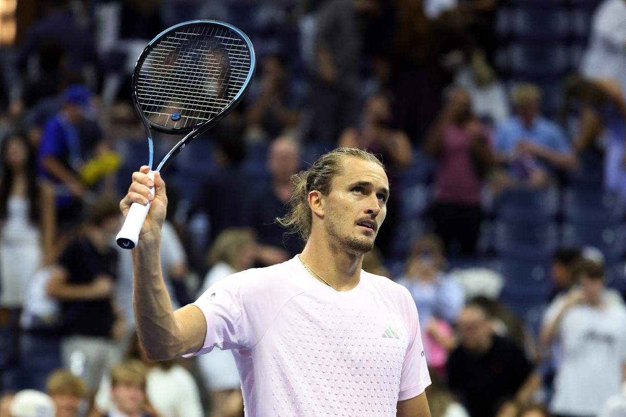 Zverev and Rybakina advance to US Open last 16