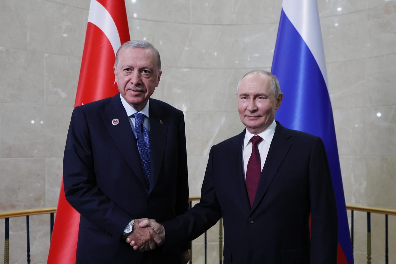 Turkish Presidet Recep Tayyip Erdogan meets with Russian President Vladimir Putin on the sidelines of the Shanghai Cooperation Organization (SCO) Heads of State Summit in Bishkek, Kyrgyzstan on Sep. 1, 2026. (AA Photo)