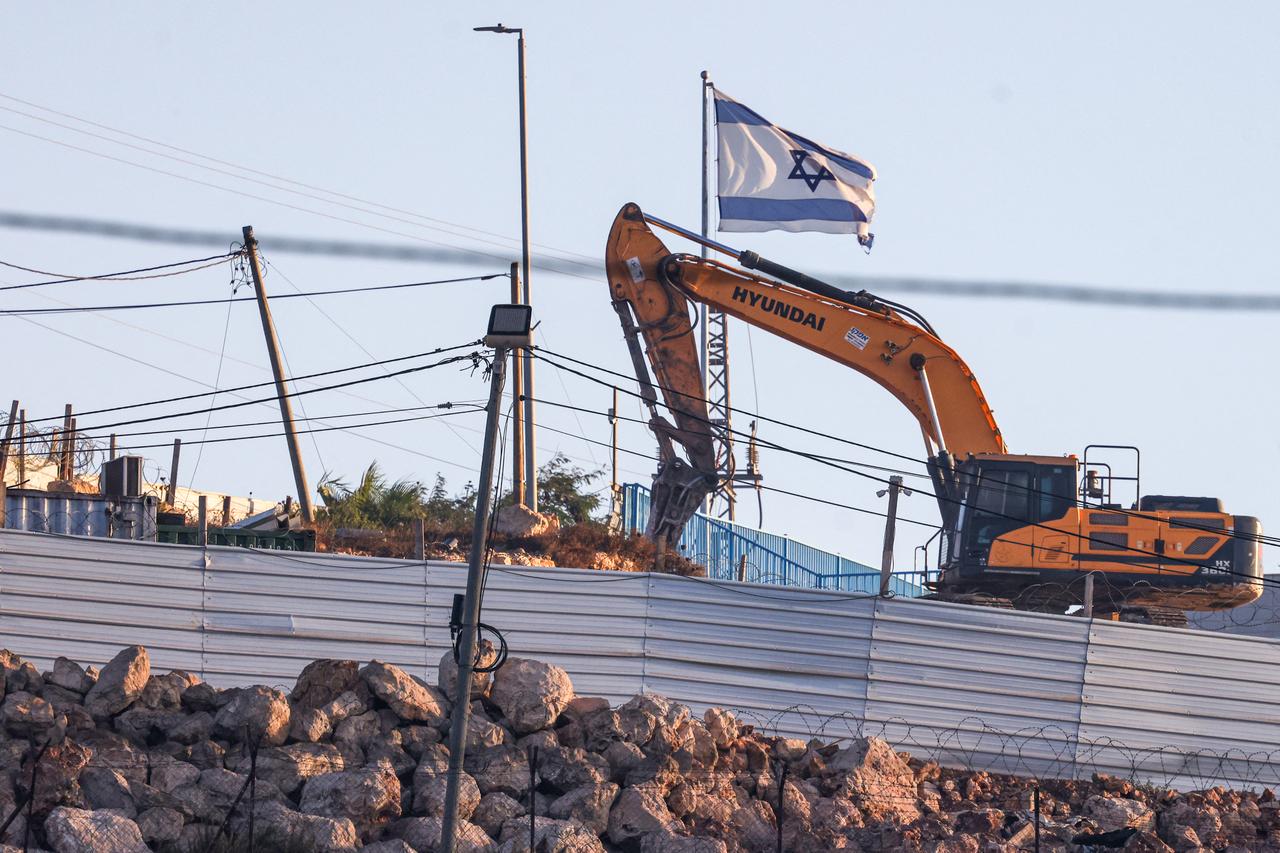 UK threatens new measures over ‘unacceptable’ West Bank settlements