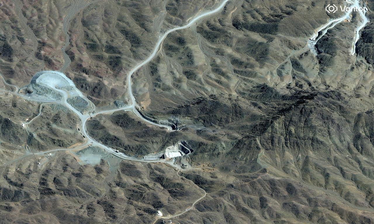 This handout satellite image courtesy of Vantor shows an overview of the Pickaxe Mountain tunnel complex adjacent to the Natanz Nuclear Facility near Natanz, Isfahan province, in central Iran on March 7, 2026. (AFP Photo/Satellite image Ã‚Â©2026 Vantor/Handout)