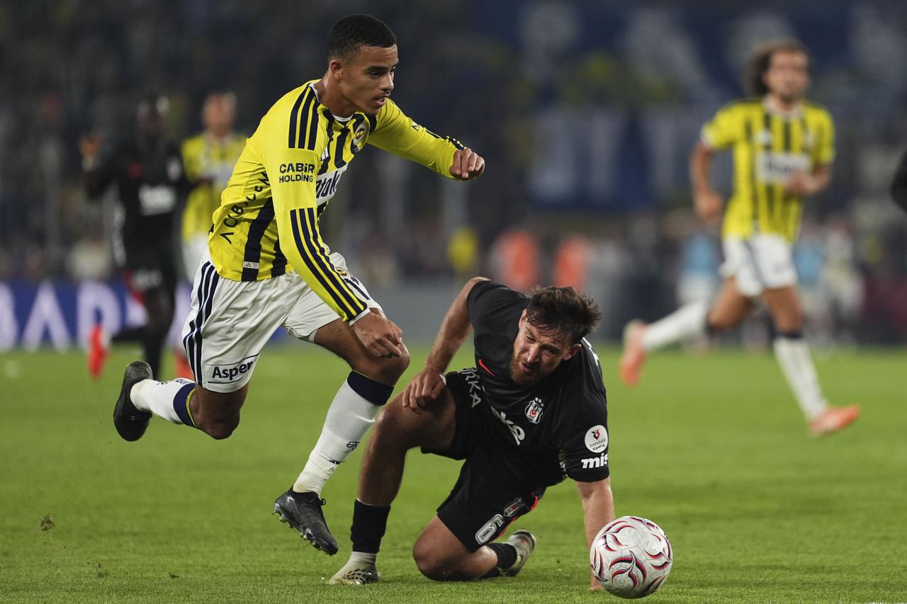 Fenerbahce weigh Greenwood No. 10 role for Champions League clash with Roma Image