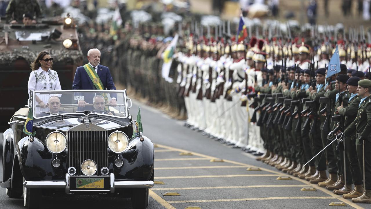 Lula leads Brazil's Independence Day parade in Brasilia