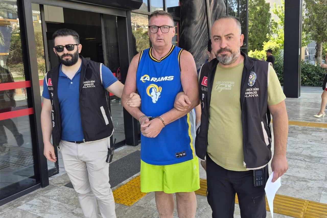 British tourist arrested in Antalya after spitting on Turkish flag