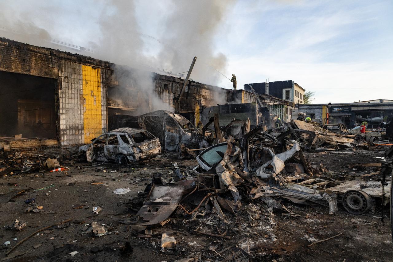 Russian drones kill 2 at Ukraine-Moldova border crossing