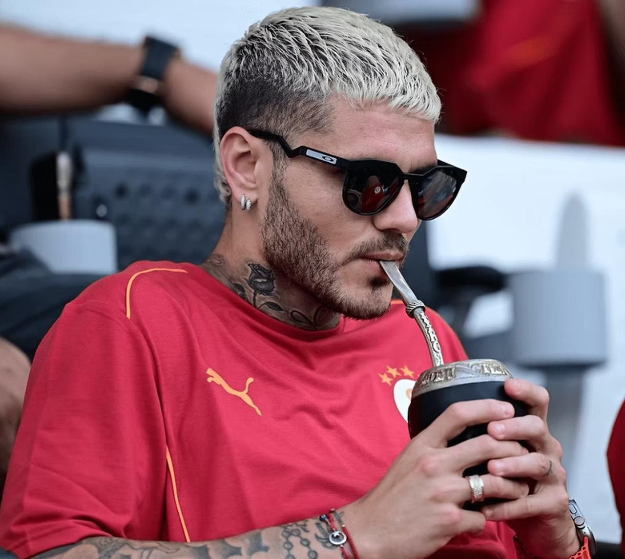Mauro Icardi drinks yerba mate through a traditional metal straw. (Photo via wixstatic.com)