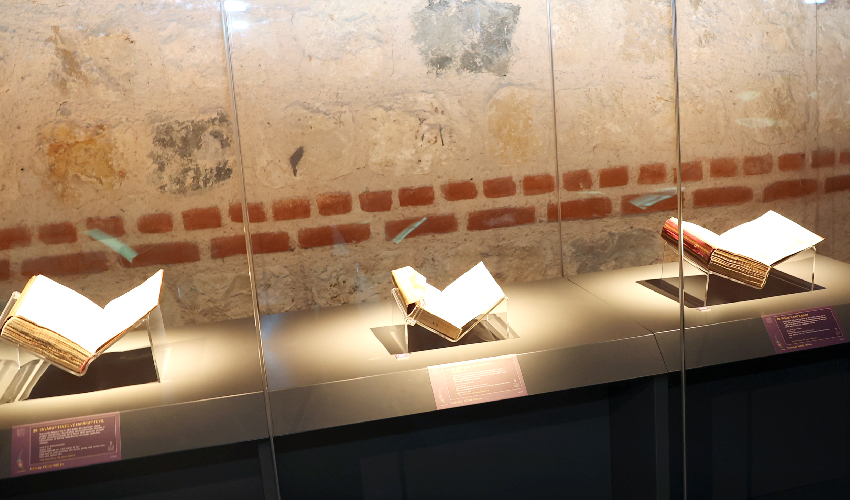 First lady inaugurates Valide Sultans Manuscripts exhibition