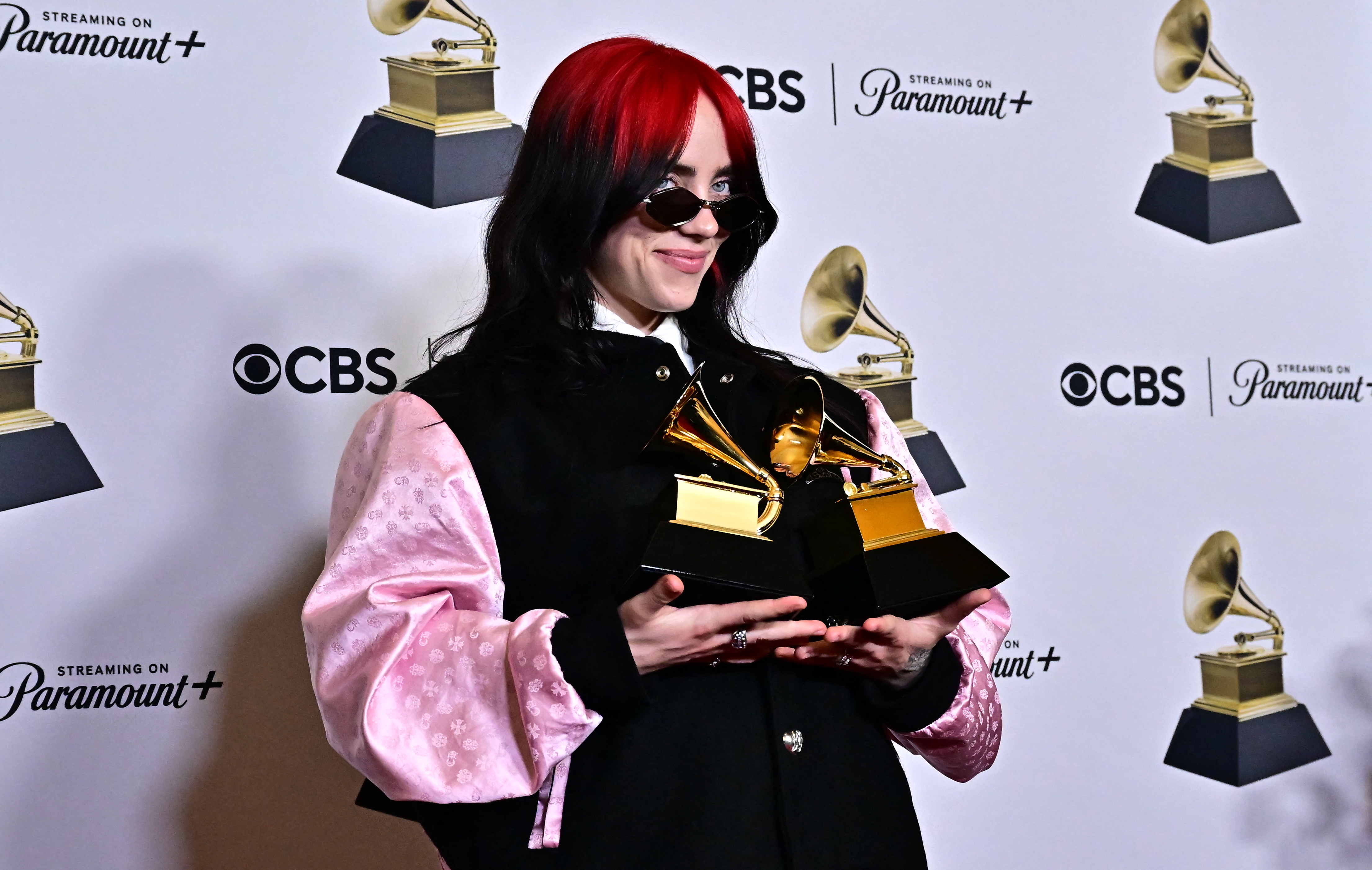 Female artists dominate 66th Grammys: Taylor Swift sets record