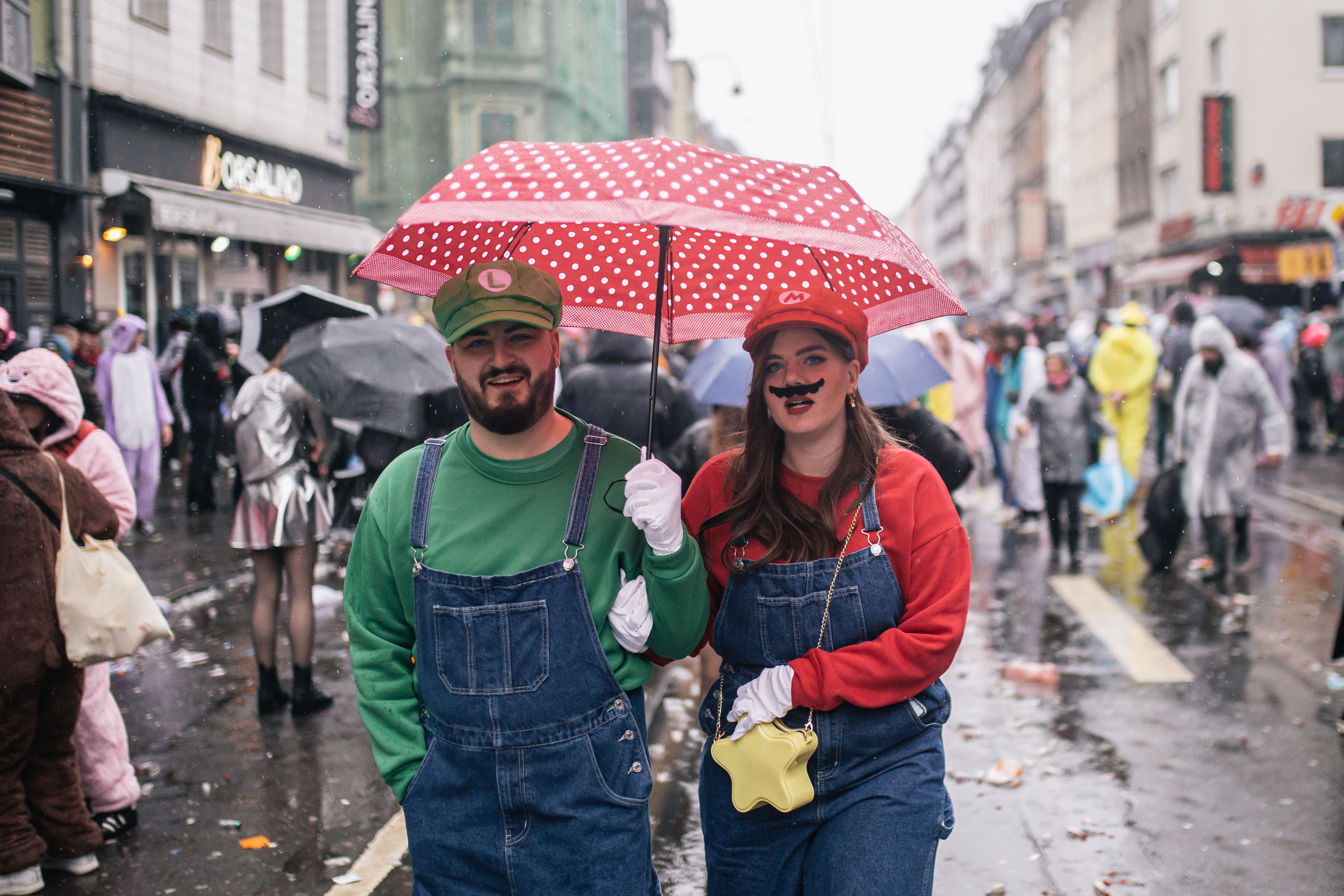 Hundreds of thousands attend Women's Carnival in Germany