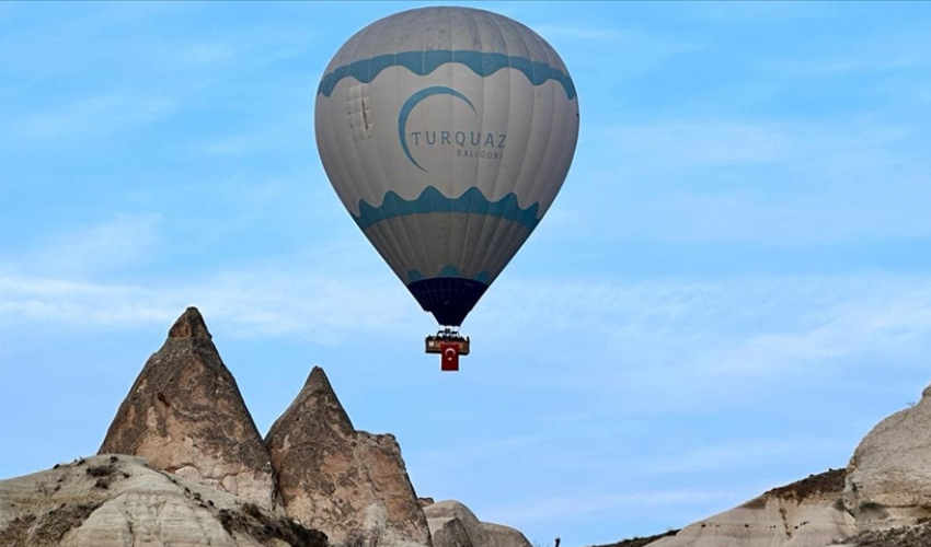 Turkish flags grace Cappadocia balloons on Canakkale Victory Day