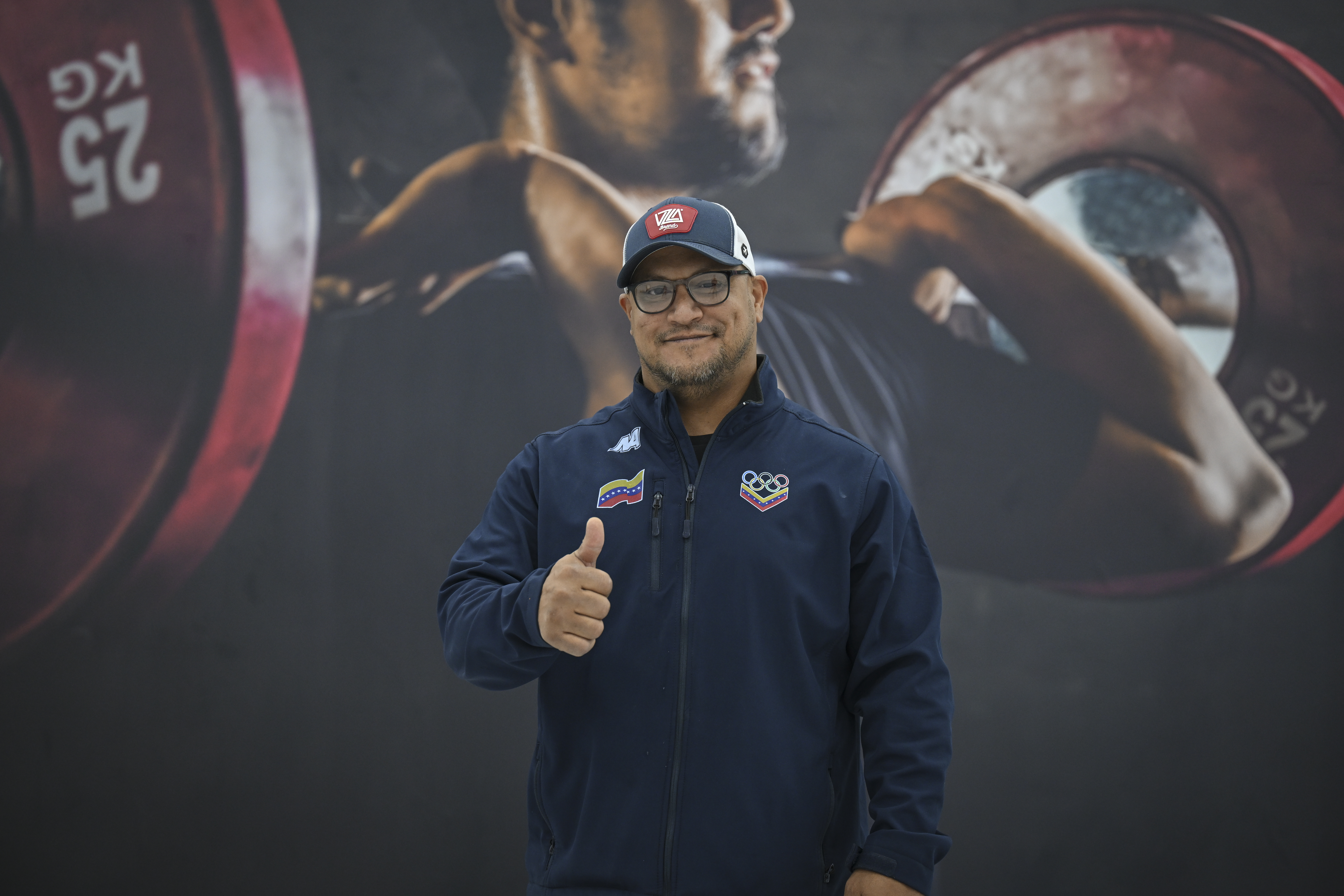 Venezuelan weightlifting team prepares for Paris 2024 Olympics and Thailand's World Cup in Ankara