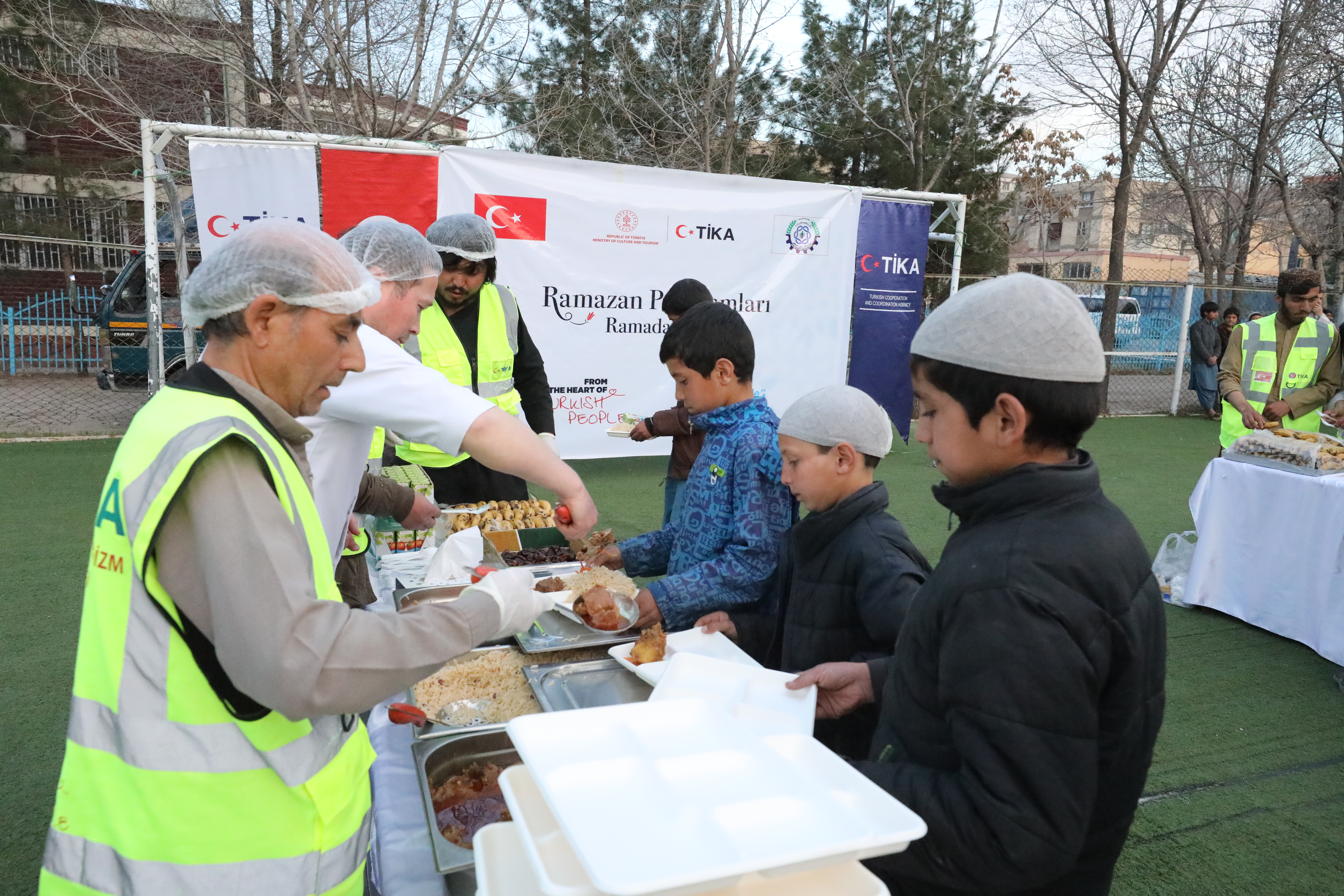 TIKA oganizes iftar programs for thousands in Afghanistan