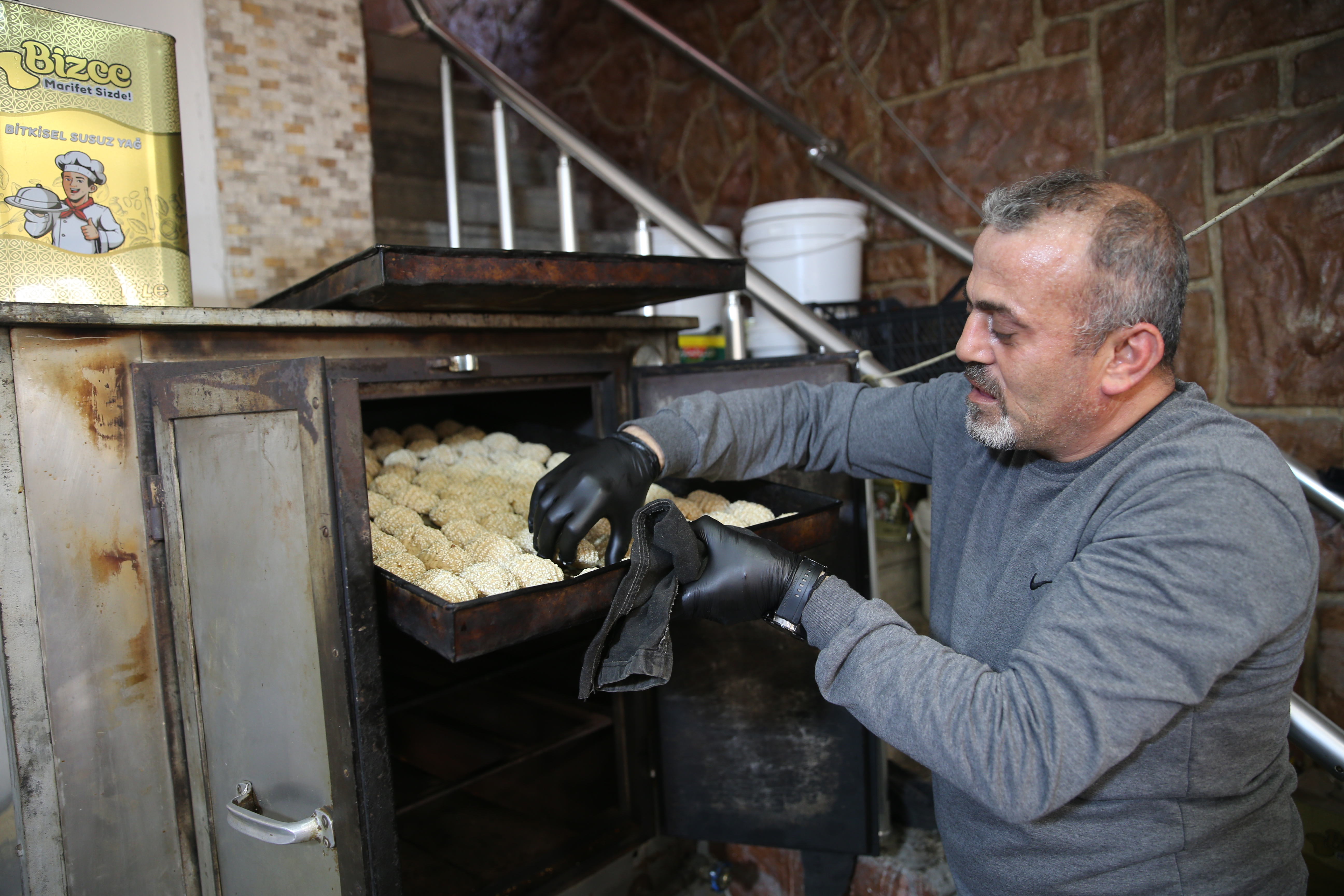 In the historical Uzun Bazaar in Hatay, production of the registered flavor 'kombe' continues