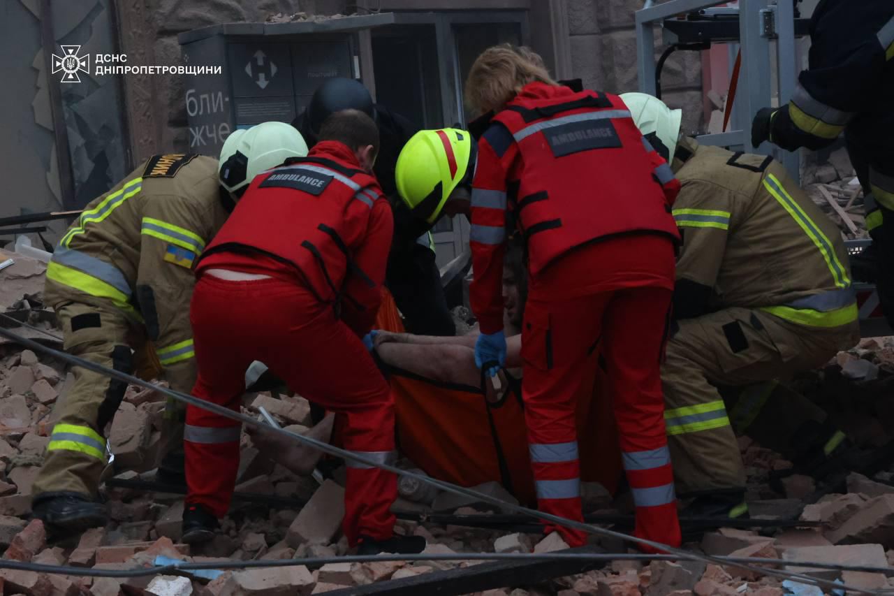 Russia attacks Dnipropetrovsk, killing at least 8 civilians