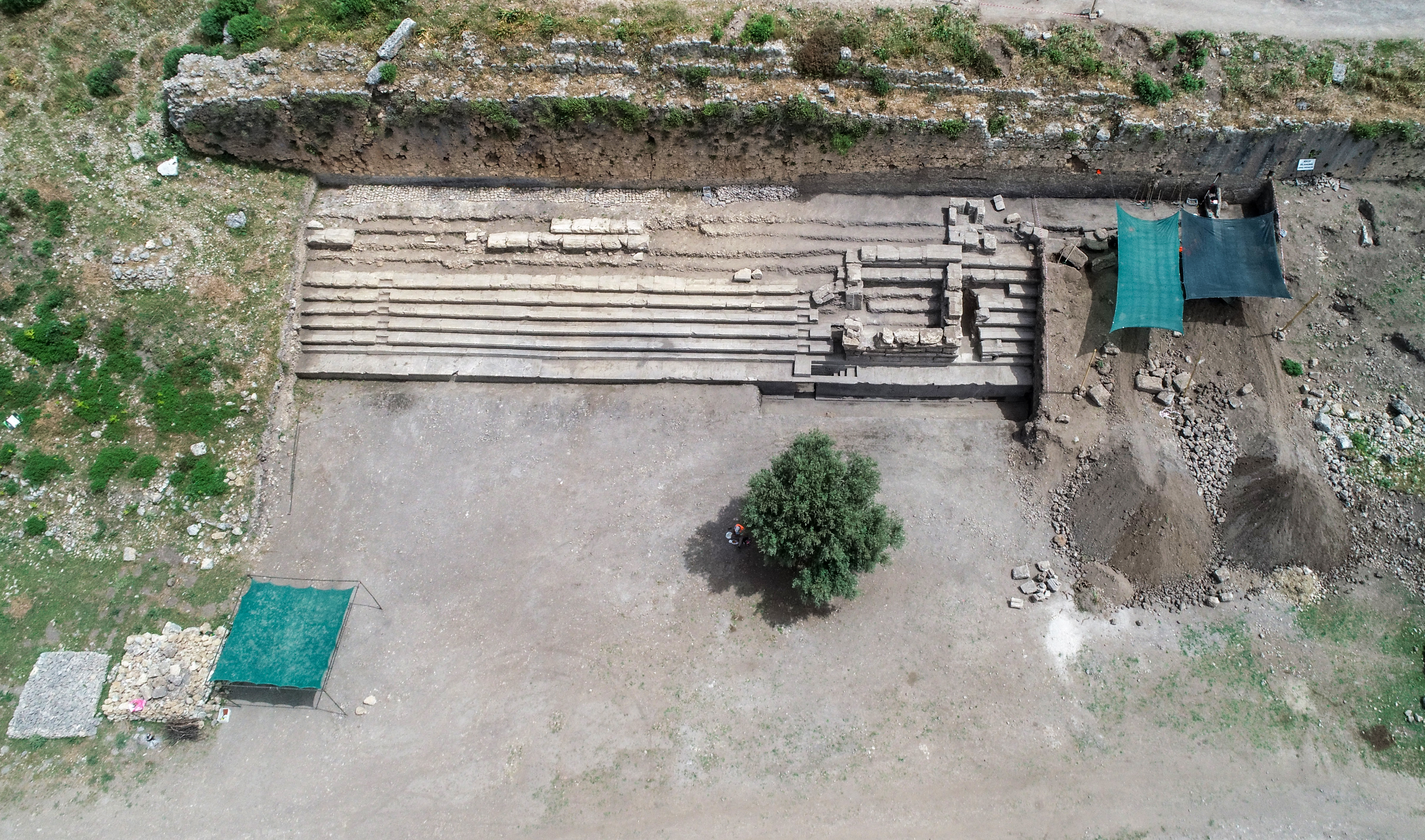 Exploring a 10,000-seat stadium at the ancient city of Sillyon in Türkiye