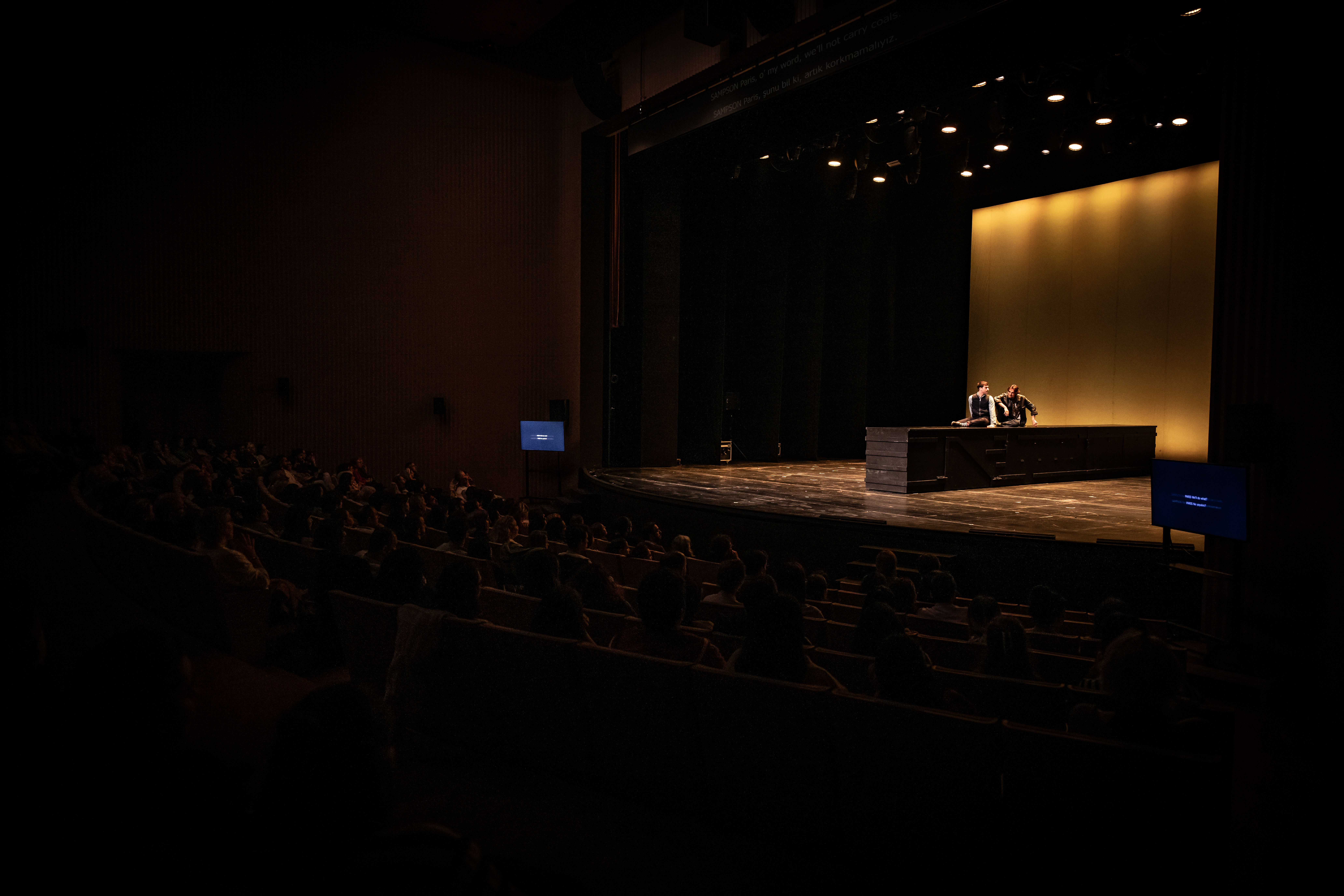 Turkish, Greek Ministers watch Shakespeare's classic in Istanbul