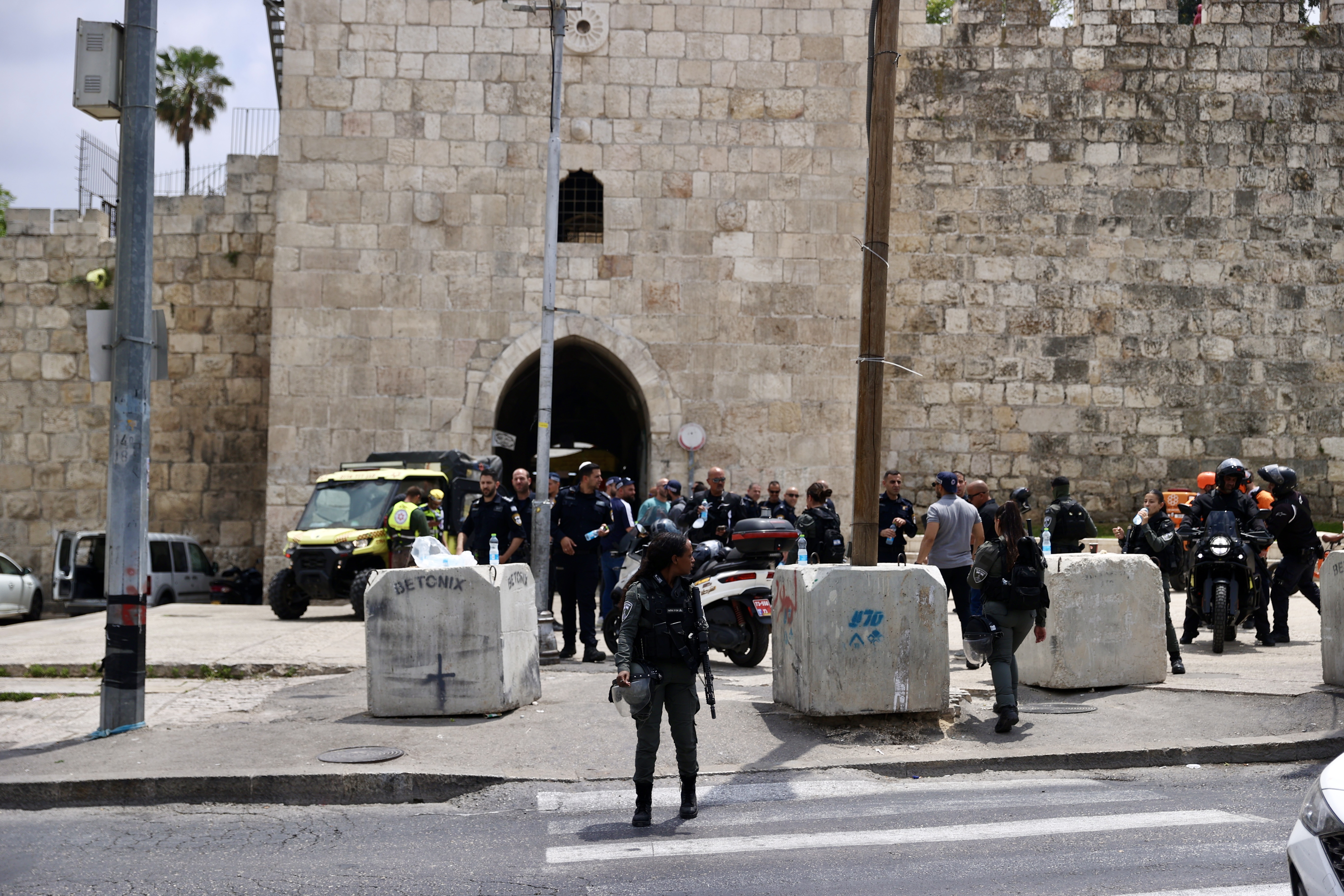 Israeli police shoot Turkish man dead for alleged knife attack