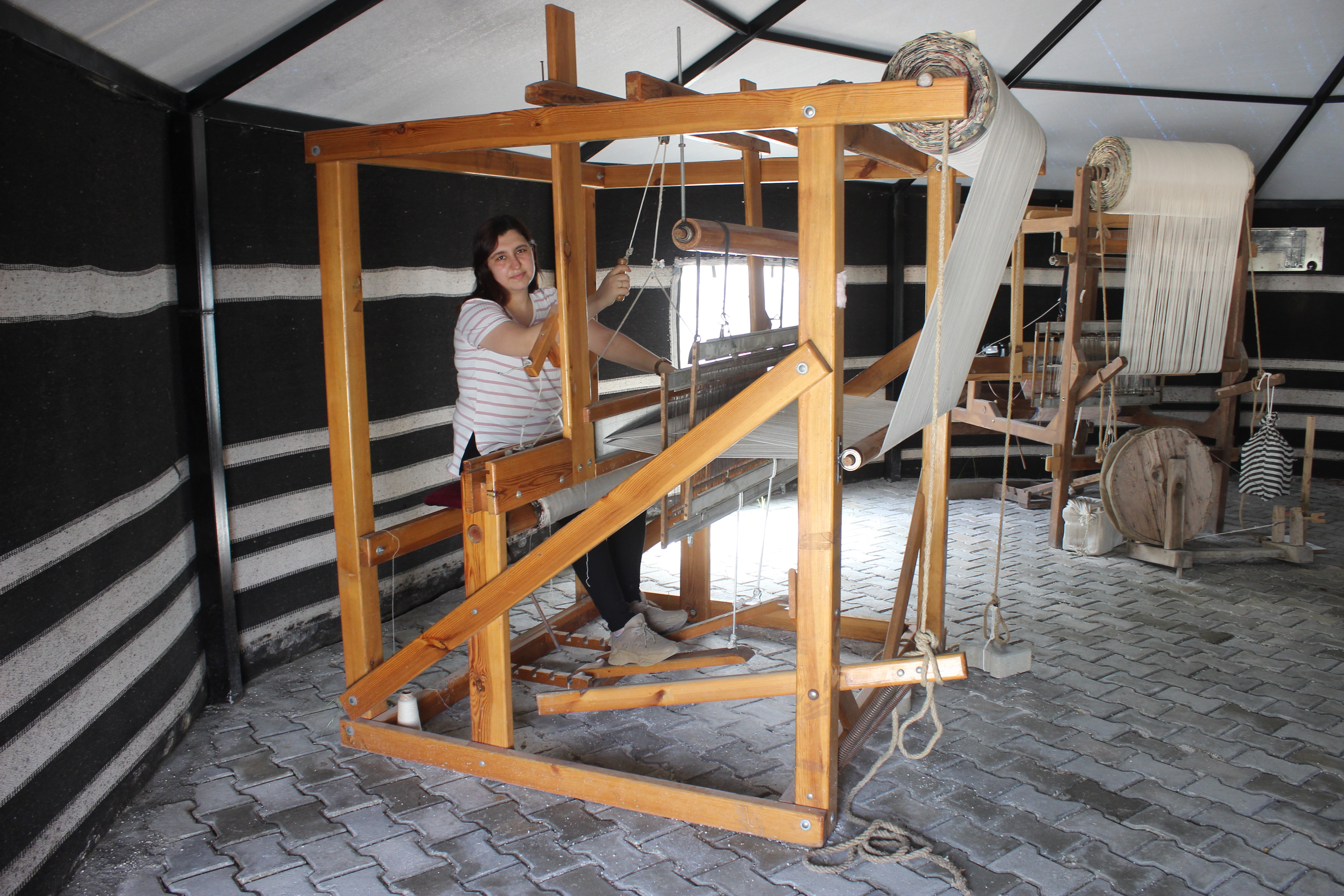 Training center in Türkiye's Hatay revives silkworm craft