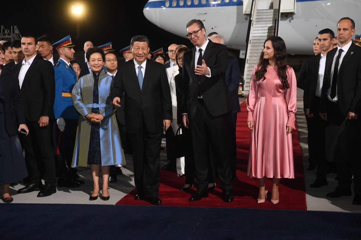 Chinese President Xi Jinping arrives in Serbia