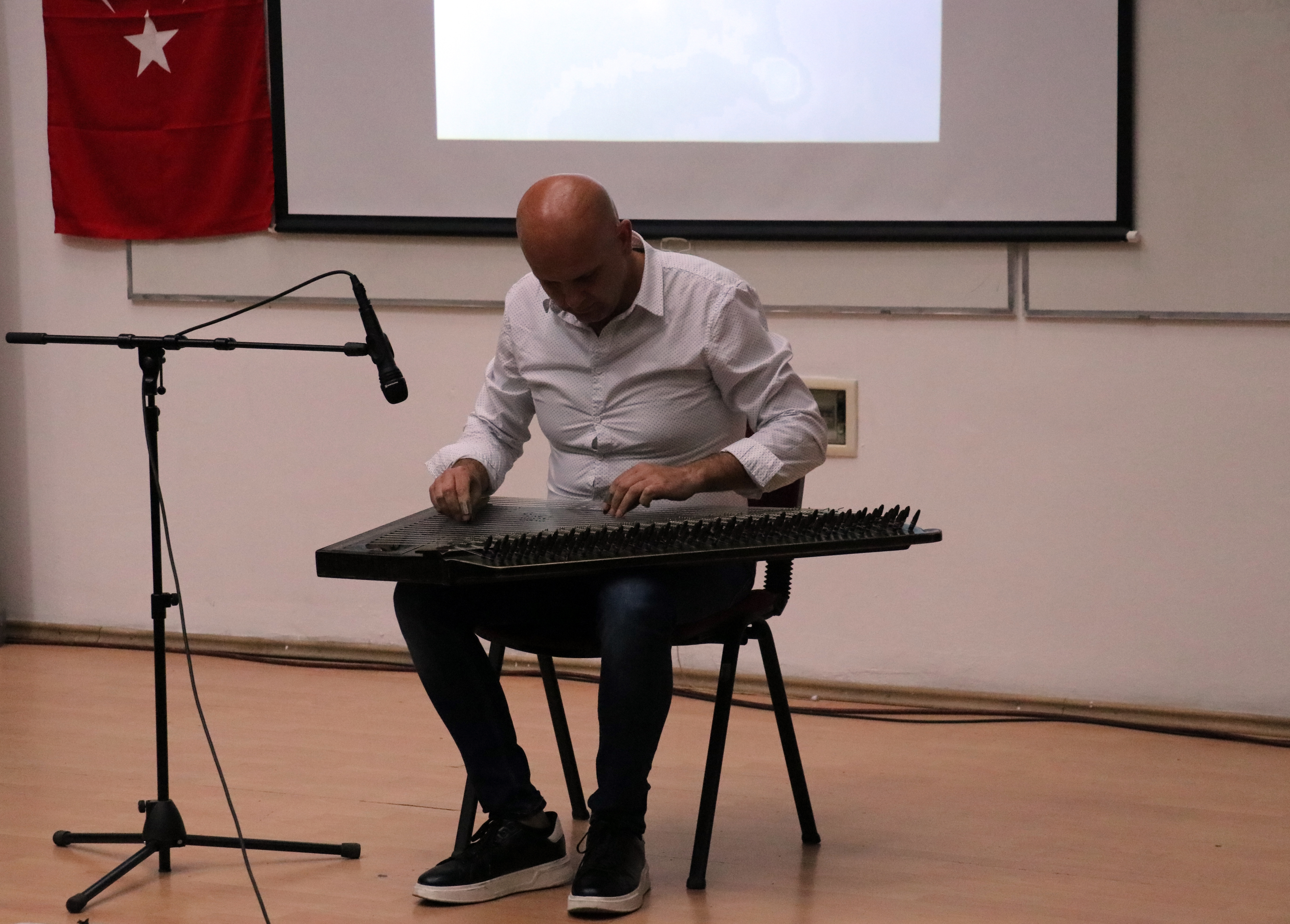 ‘Salute to Spring’ poetry recital program organized in Skopje
