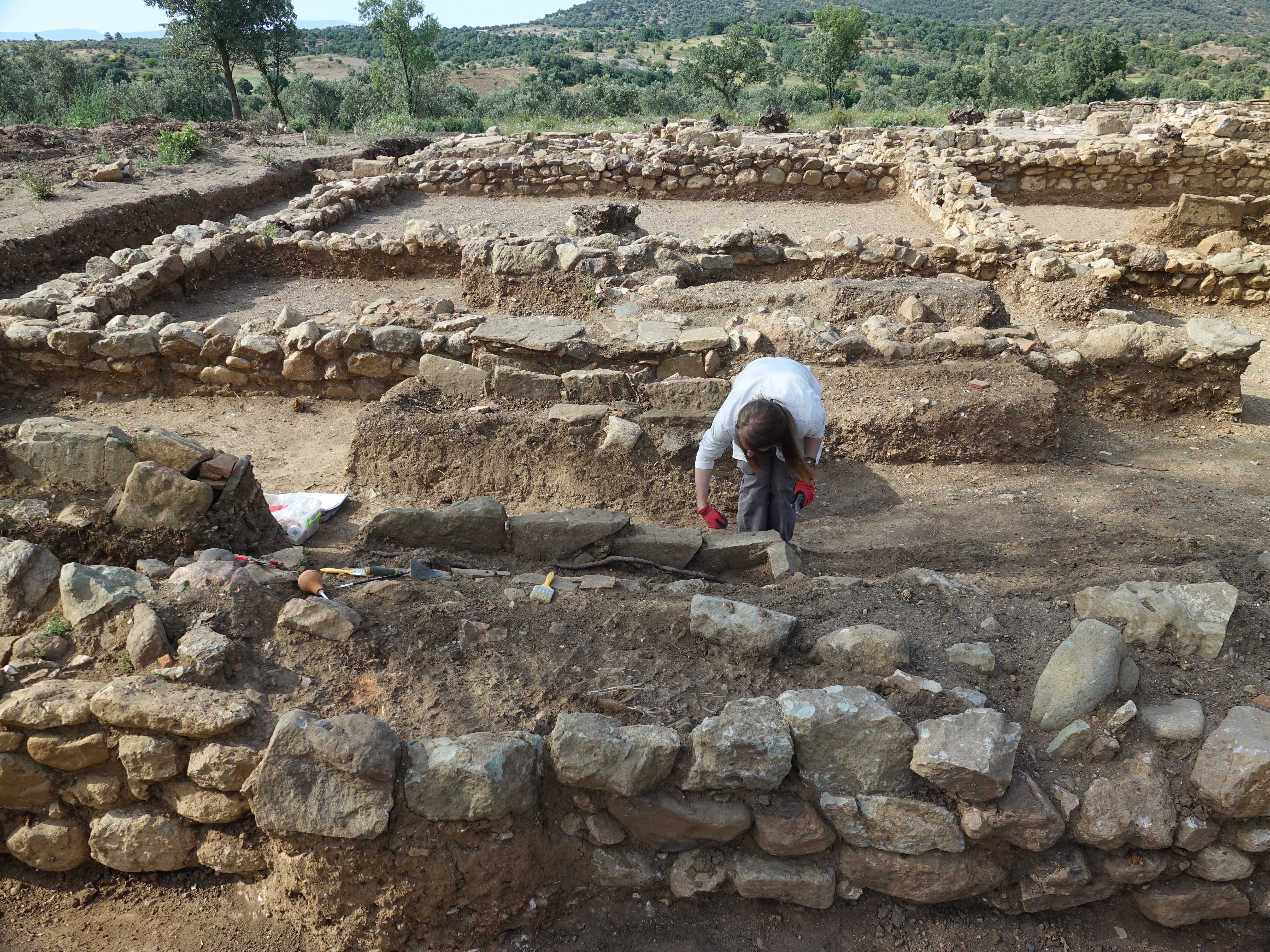 Roman-era structures unearthed in Balikesir dam site excavations