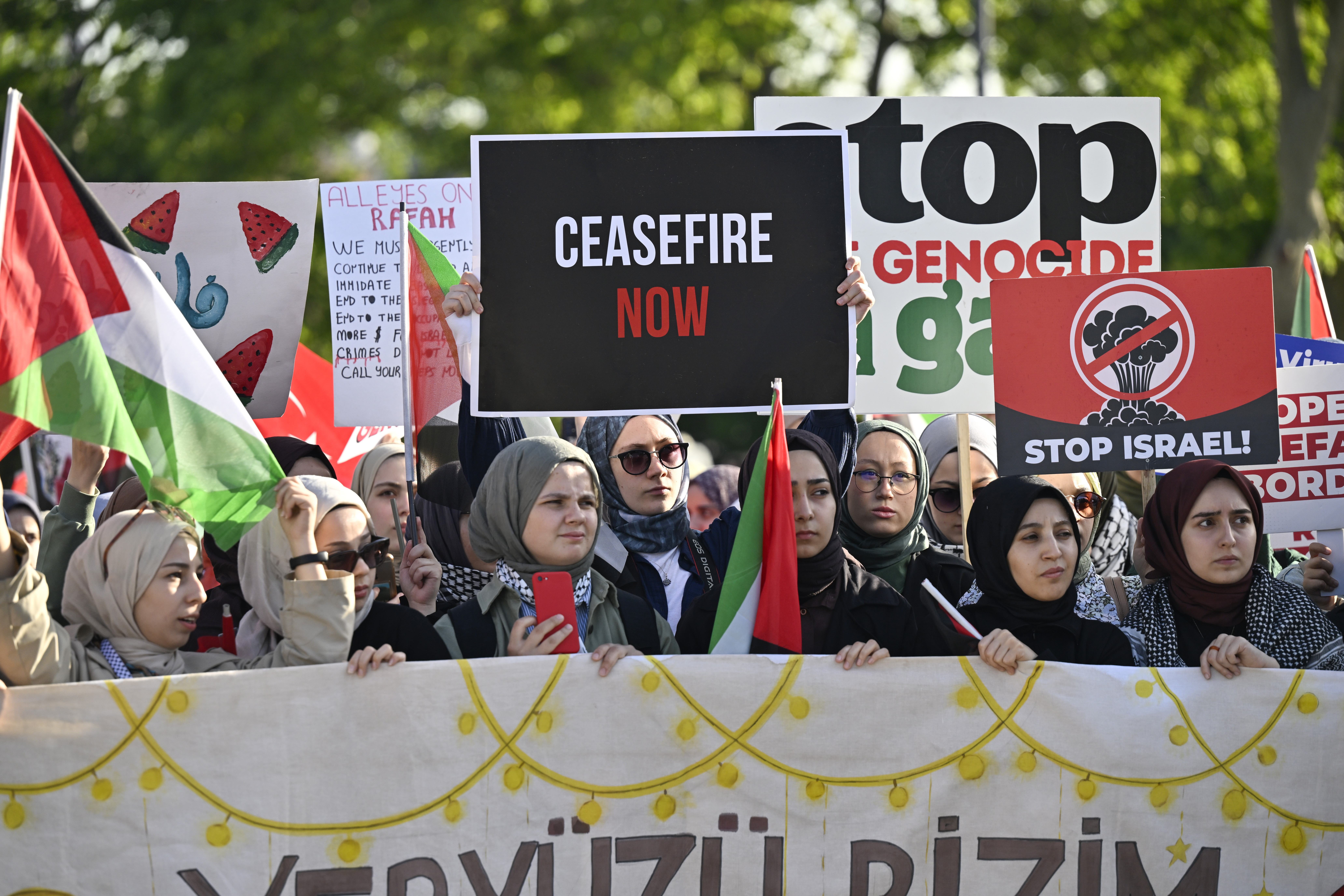 Istanbul students protest Israel's Gaza attacks