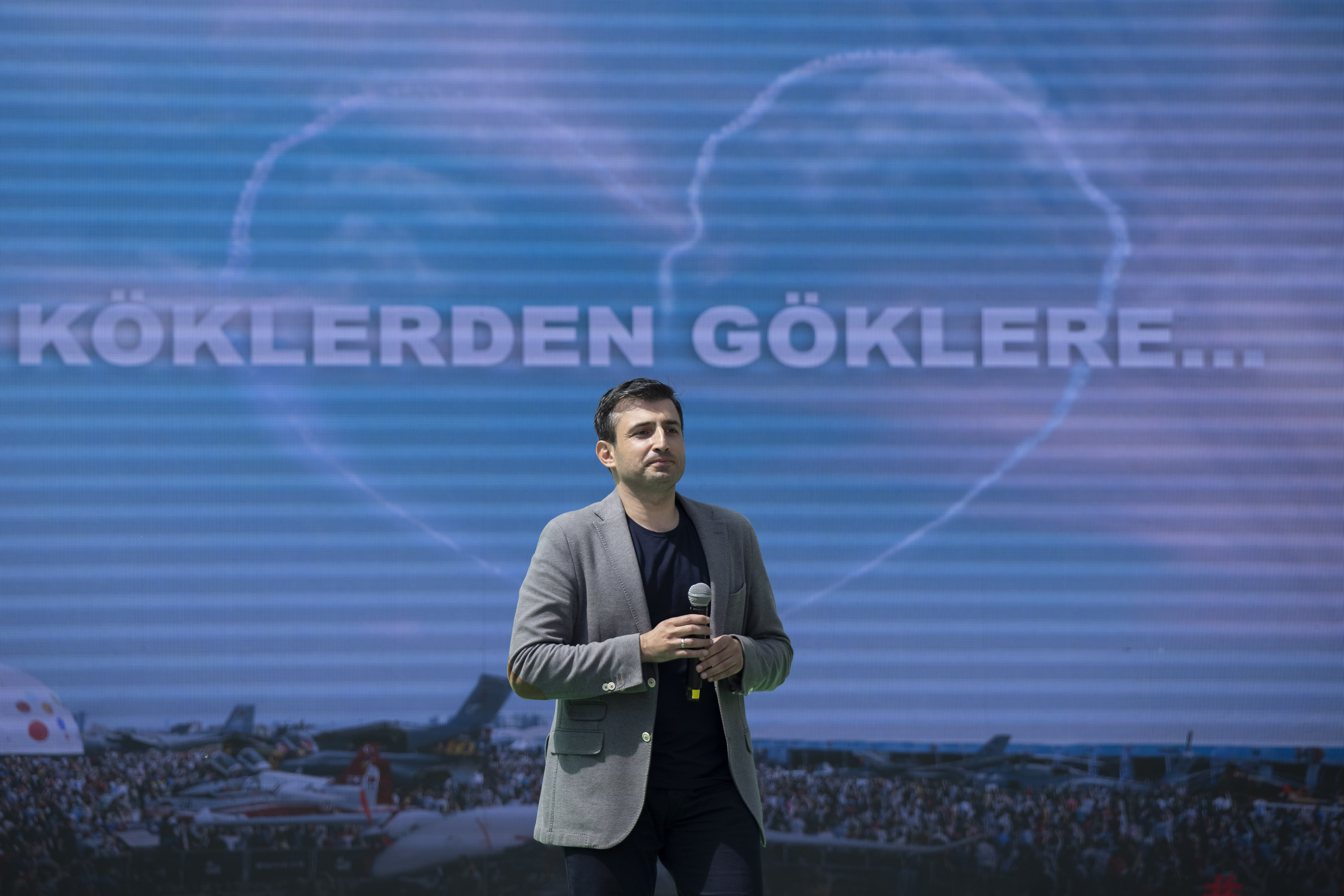 Turkiye's Kizilelma UAV prototypes to begin flights, says Selcuk Bayraktar