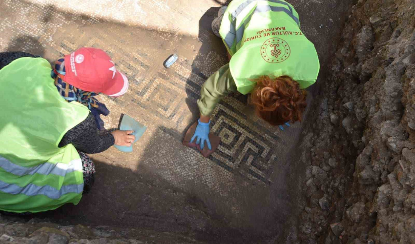 Centuries-old Muse Calliope's mosaic discovered in Antalya