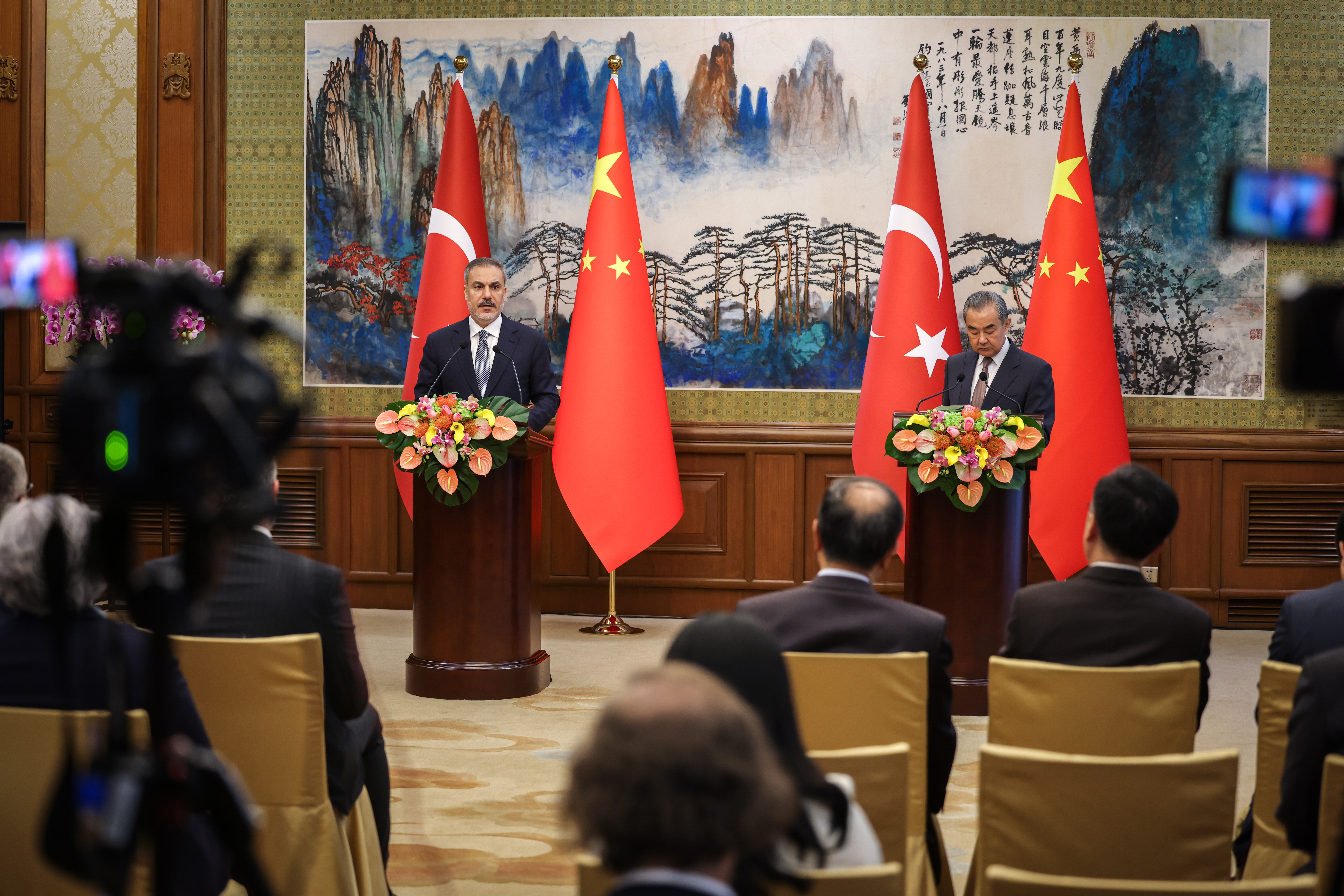 China calls for unity with Türkiye against hegemony, power politics